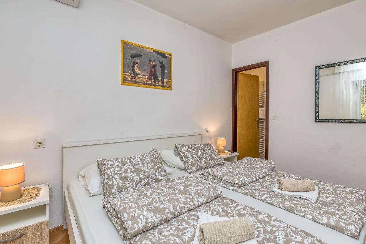 Matea Rooms Funtana Extérieur photo